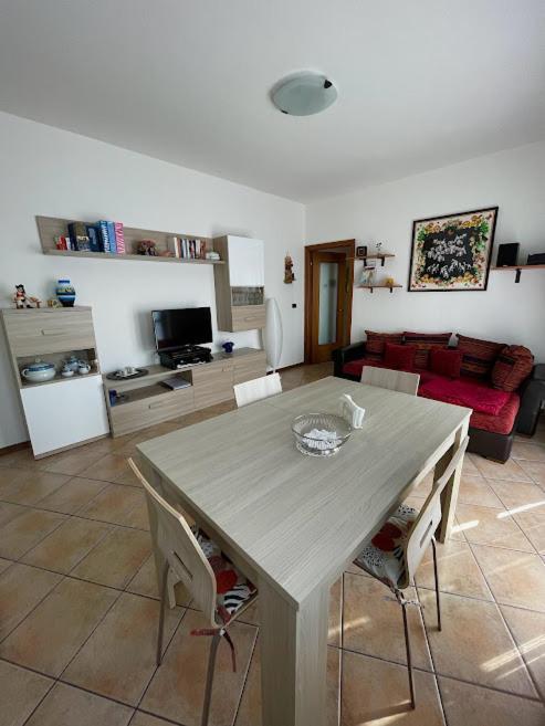 La Casa Di Lory Lejlighed Brunate Eksteriør billede